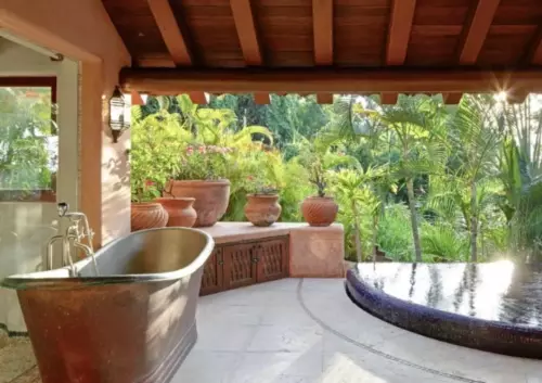 CA tub