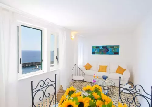 amalfi - indoors